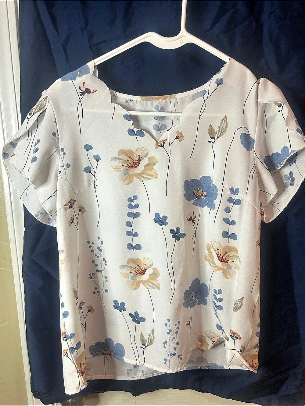 SHEIN Floral Short Sleeve Blouse in White & Blue EU 38 Like New